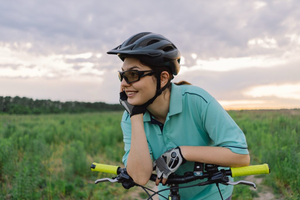 Rower stał się nie tylko popularnym środkiem transportu, ale też symbolem ekologicznego stylu życia i pasji do aktywności na świeżym powietrzu